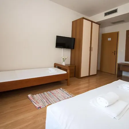 Airport Manufaktura Motel Kaštela